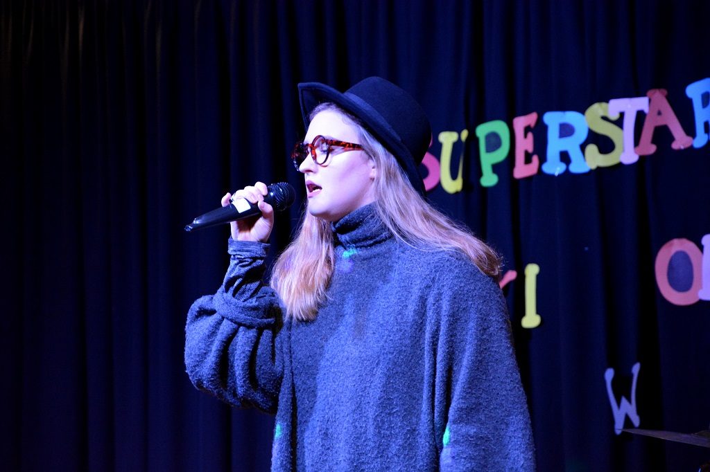 SUPERSTAR